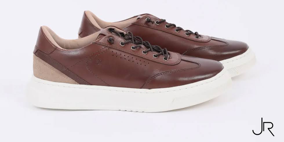 Tênis de Couro Masculino: Como Combinar Conforto e Elegância